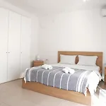 Lena. Apartment Premantura