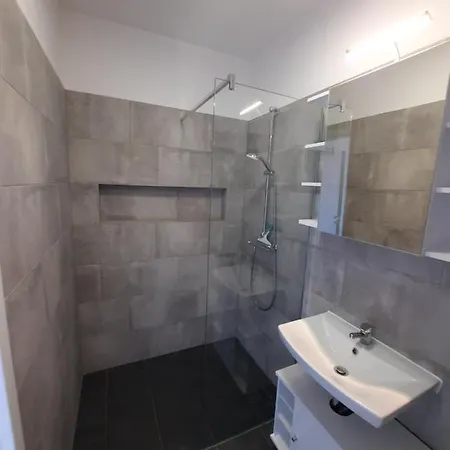 Apartament Lena.