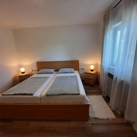 Apartment Lena. Premantura