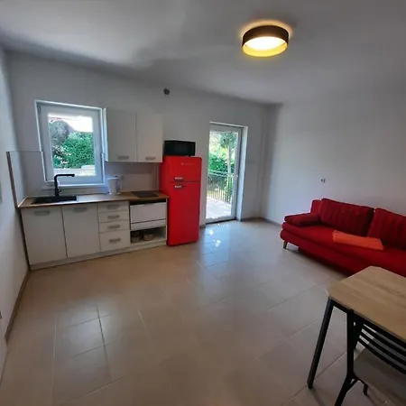 Lena. Apartament