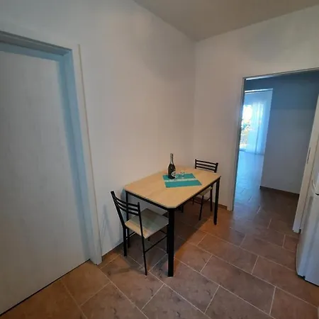 Apartament Lena. *